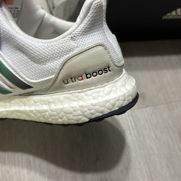 🎉Like New! Worn once Adidas Womens Shoes - Picture 10 of 11